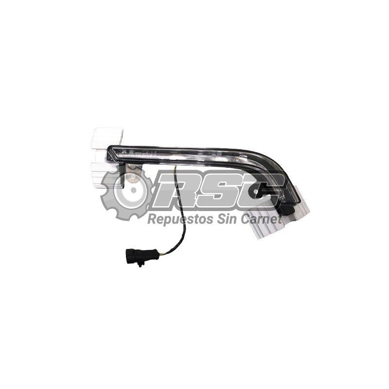 LUZ DE DÍA DERECHA AIXAM 800BL152